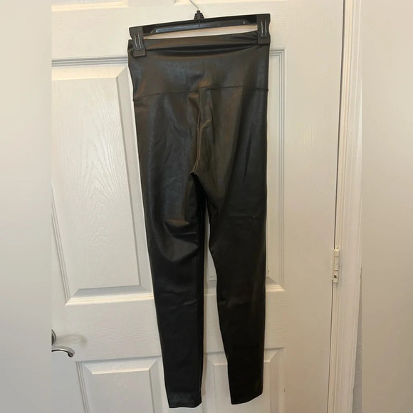 ! Wilfred Free by Aritzia Womens Daria High Waisted Vegan Leather Leggings… - Picture 5 of 7